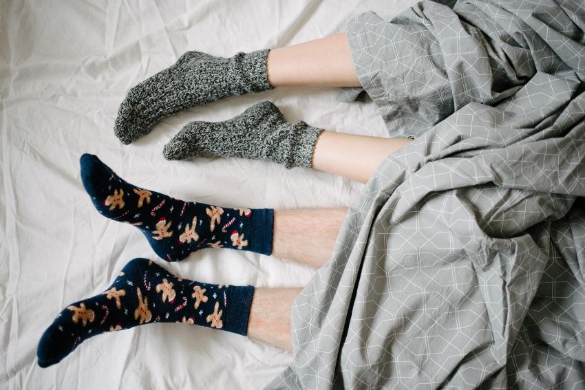 Mit Socken schlafen