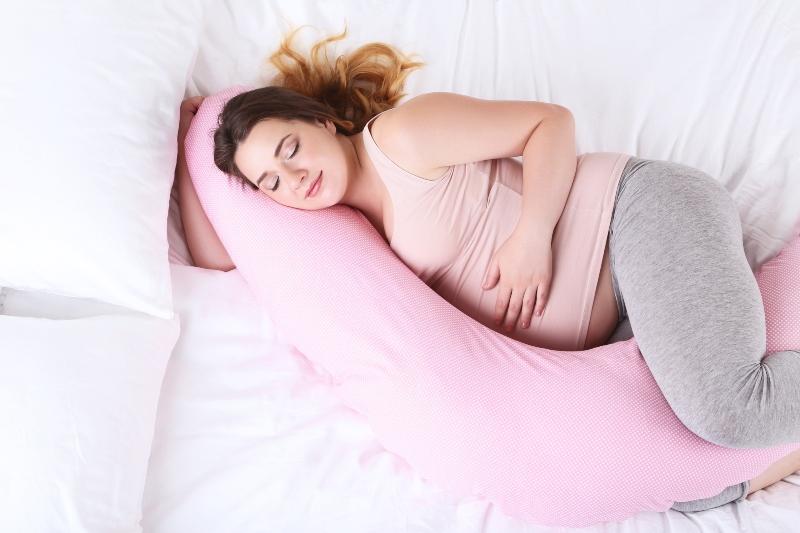 Wie sinnvoll sind Kissen fuer Schwangere