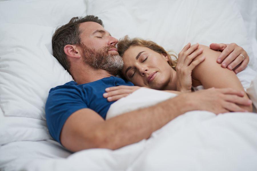 Natürlich können auch Paare wunderbar auf einer Hyperflex® Matratze schlafen - Hyperflex
