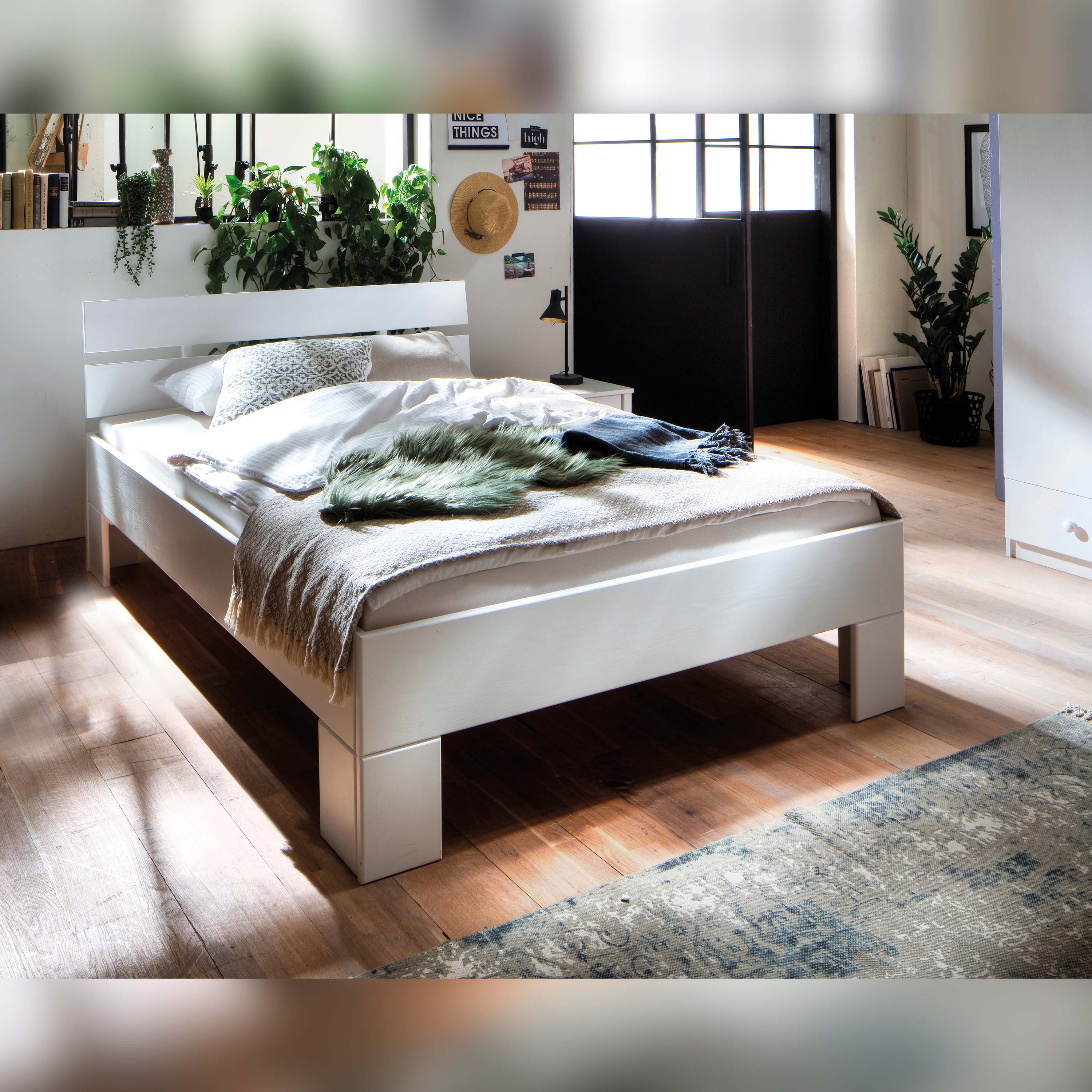 Betten-ABC Skadi - Massivholzbett aus Fichte mit Kopfteil, Farbton weiß lackiert